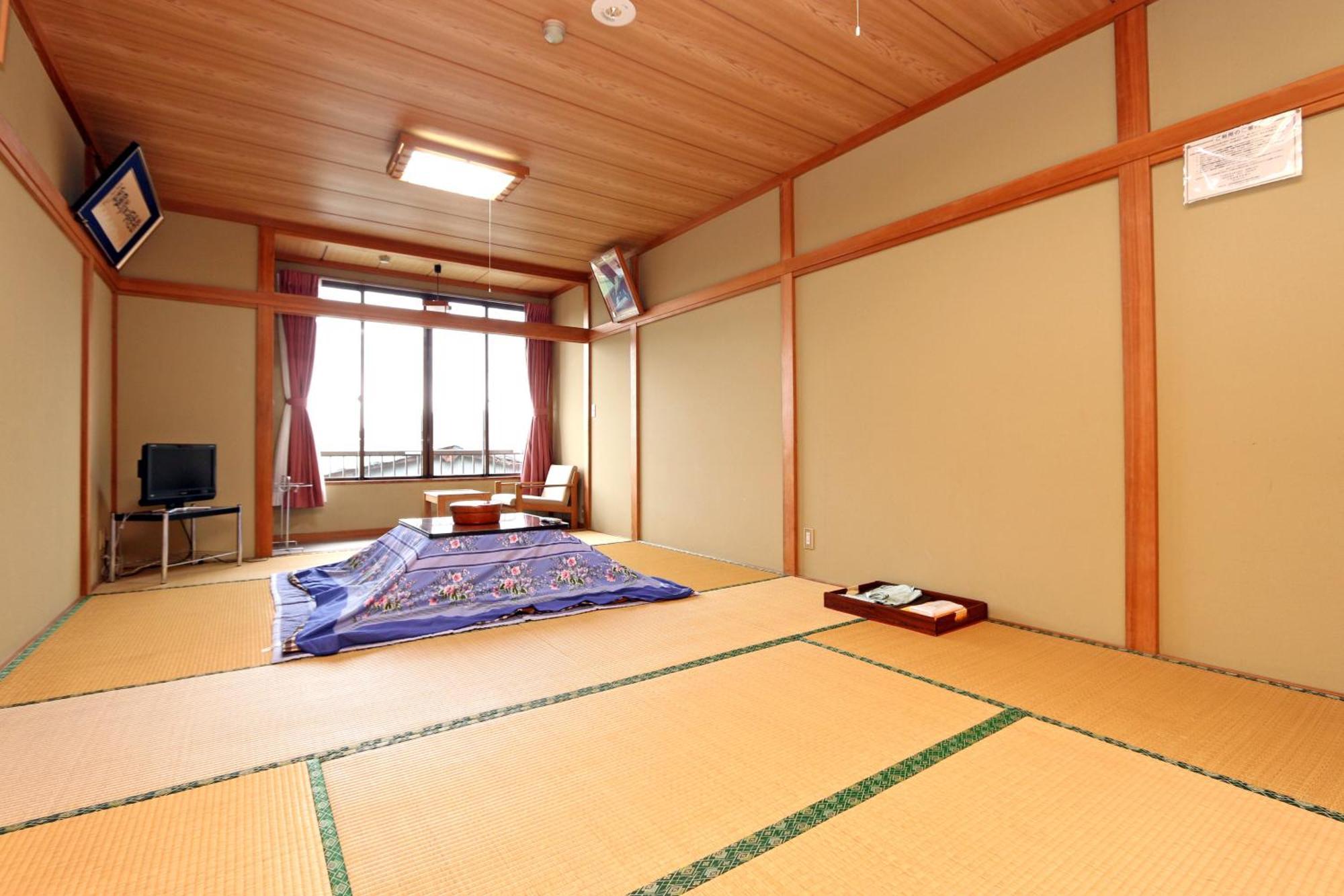 ホテル 崇岳荘 山中湖村 エクステリア 写真