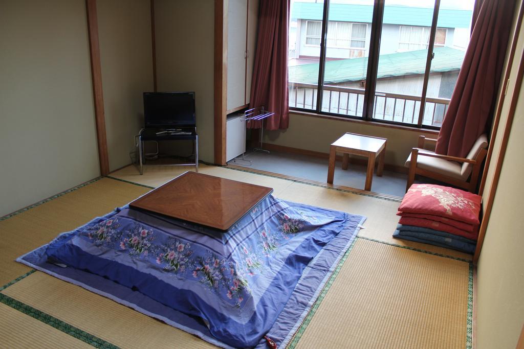 ホテル 崇岳荘 山中湖村 エクステリア 写真