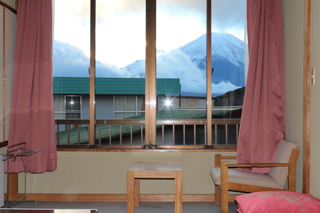 ホテル 崇岳荘 山中湖村 エクステリア 写真